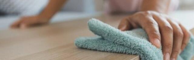 Brisaćete prašinu samo 1 mesečno: Primenite ovaj trik i drastično ćete olakšati život (VIDEO)