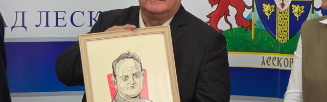 Leskovac najbolji domaćin nacionalne manifestacije „Blago Srbije“ – gradonačelniku trofej i karikatura
