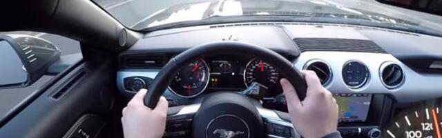 HOLIVUDSKA JURNJAVA AUTOMOBILIMA U BEOGRADU! Fokusom presreo Tojotu, pa napao vozača! (VIDEO)