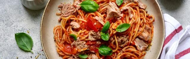 Pasta sa tunjevinom i paradajzom