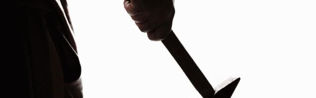 Mladiću polomljena lobanja čekićem