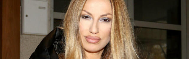 IZJAVA RADE MANOJLOVIĆ ĆE VAS ZAKUCATI, NIKO NIJE VEROVAO DA SE OVO DEŠAVA: Pevačica prekinula tišinu, pa otkrila kako je "osakaćena" za ceo život!