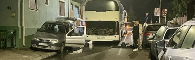 Kanisov autobus izazvao jednoipočasovni zastoj u tesnoj jednosmernoj leskovačkoj ulici
