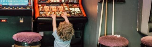 Nisu dovoljne kladionice pored vrtića, prodaju se SLOT-MAŠINE ZA DECU (FOTO)