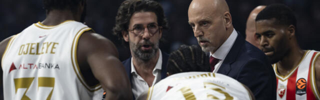 "Na šta ovo liči? Obrukali se za sve pare, sramota": Navijači Zvezde bljuju vatru posle poraza od Partizana (FOTO)