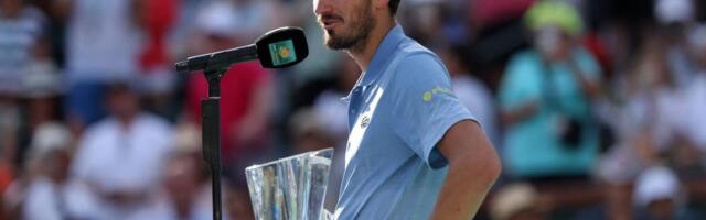 "NISAM MOGAO DA UBACIM NIJEDNU LOPTICU U TEREN!" Danil Medvedev otkrio da je prošao kroz dramatične trenutke