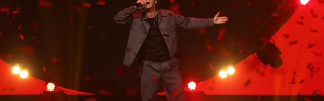 OVA LEPOTICA DOŠLA DA GA IZNENADI! Četvrti koncert Jakova Jozinovića je pravi šou, nema igla gde da stane, a tek kad vidite šta su radili u publici (VIDEO)