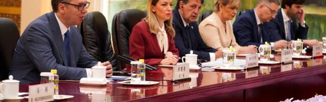 Cela Srbija čeka! U toku poslednje pripreme u Velikom dom naroda - uskoro sastanak Vučića i Sija (VIDEO)