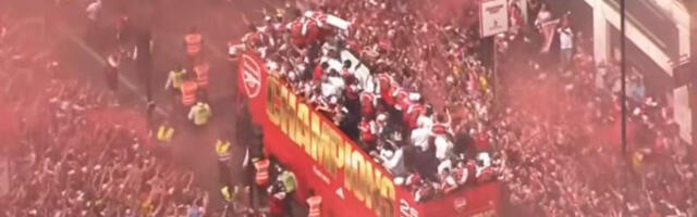 Šampionska žurka u Londonu: Arsenal posle 22 godine slavi titulu, reka navijača na ulicama (VIDEO)