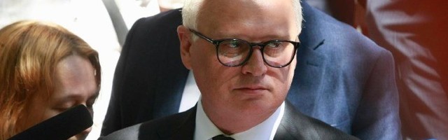 Vesić na aparatima! Šta će Vučić sa Šapićem?