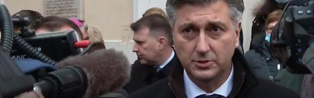Protesters greet PM Plenkovic in Petrinja for the anniversary of the 2020 quake