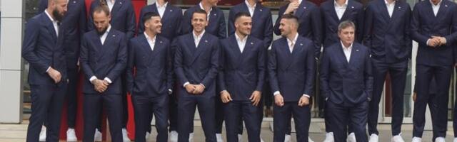 Serbia's gentlemen! We've sent off our national football team to Qatar World Cup is style!