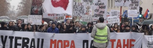 Studenti u blokadi: Svakog dana 15 minuta tišine na raskrsnici kod "Uzora"