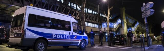 Tri žene izbodene nožem na tri različite metro stanice u Parizu, napadač priveden