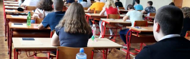 OVO JE OSMACIMA NA PROBI MALE MATURE ZADALO GLAVOBOLJU! Najteža im bila matematika, OVE zadatke je retko ko uradio tačno!