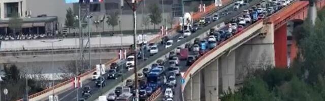 Na putevima u Srbiji pravi kolaps, izdato upozorenje: Vozači, dobro pazite