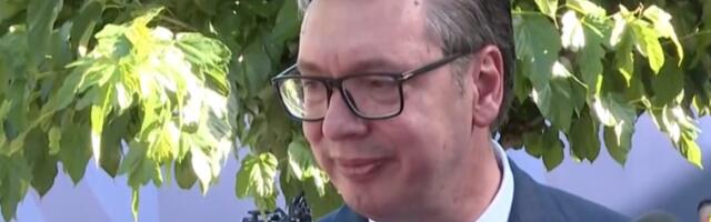 PREDSEDNIK VUČIĆ ZALEDIO CRNOGORSKE MEDIJE! "Lepo ste mi napunili budžet"