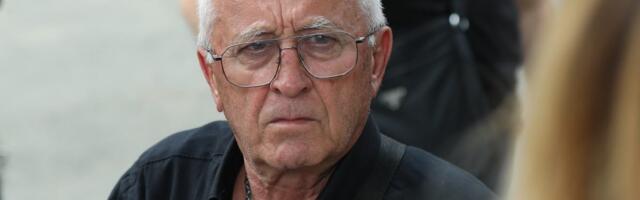 "AKO PROGOVORIM O NJENIM TAJNAMA OBUĆI ĆE JOŠ JEDNU CRNINU" Pokačili se Era Ojdanić i Milena Plavšić na sahrani Andrije Bajića, novinari sve snimili