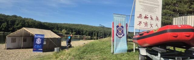 Pripadnici Specijalizovane jedinice civilne zaštite vežbali na Šumaričkom jezeru (FOTO)