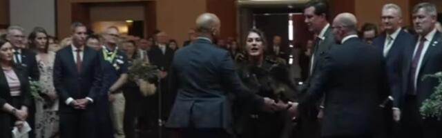 "Vrati nam ono što ste oteli": Snimak napada na Čarlsa (VIDEO)