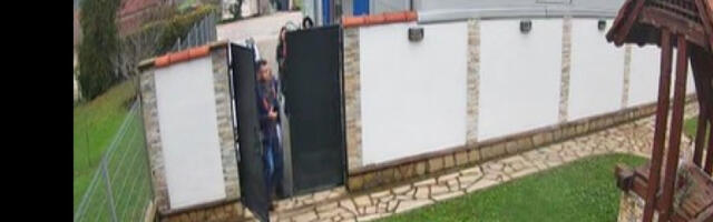 Блокадери упали у двориште породичне куће председника општине Мионица