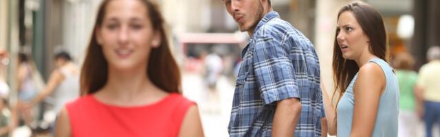 Čuvajte brak od apotekarke Milene: Srpkinja se sveti ljubavnici svog muža, na banderi u komšiluku objavila OVO