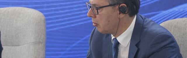 Građani protestovali ispred lokalne TV u Čačku na kojoj je gostovao Vučić