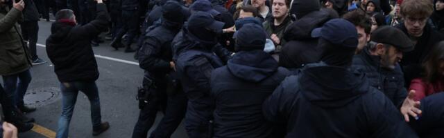 Ovo su blokaderi teroristi! Napadaju policiju, veličaju šiptarske zločince (FOTO/VIDEO)