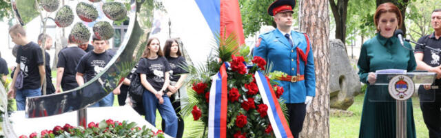 У Бањалуци положени венци и посађена стабала за 12 трагично настрадалих беба