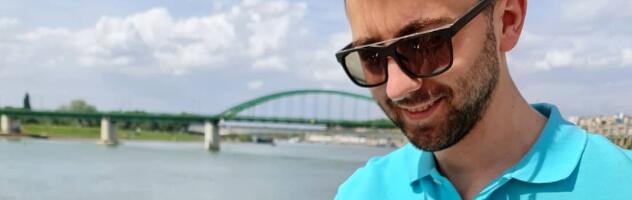 POZNATI PEVAČ POSTAO OTAC DRUGI PUT! Podelio sliku iz porodilišta, beba je dobila prelepo ime