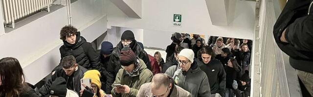 FOTO, VIDEO U toku protest kod fakulteta, građani ušli u DIF