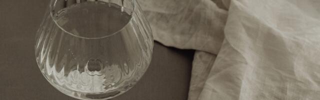 Kako ispijanje tople vode uveče utiče na spavanje?