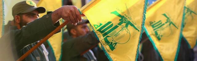 DRAMATIČNA PROMENA POLITIKE! "HEZBOLAH DA PREDA ORUŽJE"! Libanska vlada vojne aktivnosti moćnog saveznika Irana proglasila za nezakonite (FOTO)