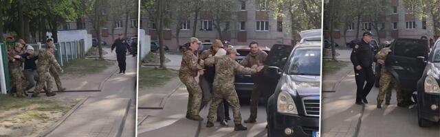 (VIDEO) Neverovatan snimak! Ukrajinci mobilišu u vrtićima: Skandal u Lavovu, situacija se totalno otela kontroli