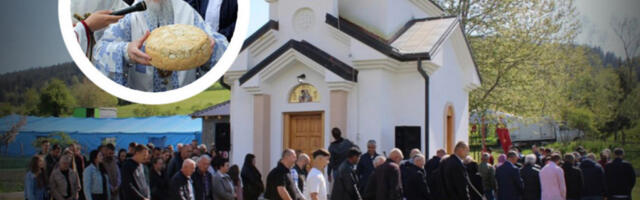 ZA MANJE OD TRI GODINE PODIGLI CRKVU U MALOM SELU KOD PLJEVALJA: Vladika Atanasije osveštao hram Svetih Kirila i Metodija i sabrao vernike na prvoj liturgiji