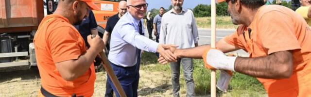 OVO SMEĆE PRAVE NEODGOVORNE FIRME! Vesić prisustvovao uklanjanju divlje deponije na Čukarici