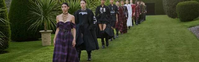Tartan, kiltovi i pank romansa: Dior Cruise kolekcija 2025. predstavljena je u Škotskoj