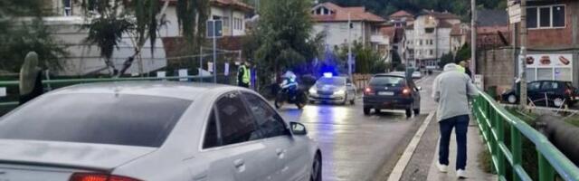 “SAMO JE ODJEDNOM PAO, A POTOM IZGUBIO SVIJEST: Stariji muškarac preminuo na ulici u Novom Pazaru