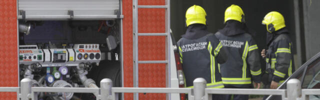 VELIKI POŽAR KOD BAČKE TOPOLE! Gust crni dim nadvio se nad njivama! (FOTO)