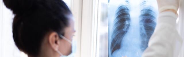 Ni brave ne umeju da postave: Ovako izgledaju vrata kancelarije načelnika Pulmologije (FOTO)