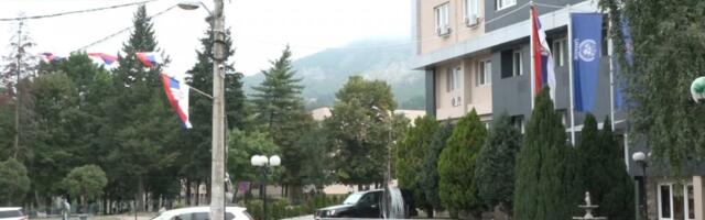 "Spektakl za decu i odrasle" oduševio publiku u Leposaviću: Mađioničar Bokac doneo veče magije