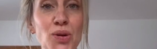 Neverovatan trik jedne mame: U isto vreme mališanima servira i desert i večeru  (VIDEO)