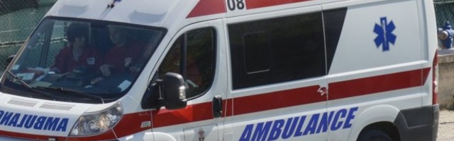 SAOBRAĆAJKA NA AUTO PUTU: Automobilu pri velikoj brzini pukla guma, IMA POVREĐENIH!