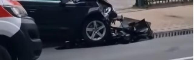 Direktan sudar autobusa i auta u Novom Sadu: Povređeno DEVETORO, među njima i DETE (3)