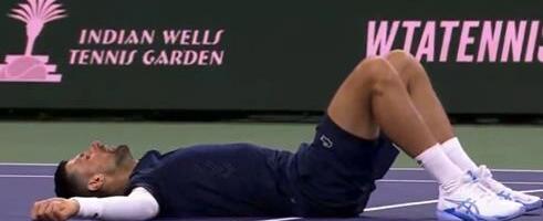 "NE MOGU DA DIŠEM - GLEDAŠ LI TI MEČ" Novak pobesneo na trenera pa žestoko opsovao!