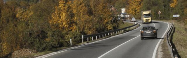 Neprilagođena brzina najčešći uzrok smrtonosnih udesa, stotinu mladih gine svake godine