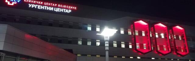 Stanje učesnika tuče u centru: Mladić u teškom stanju nakon pada sa trećeg sprata