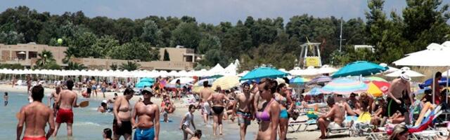 Šta se dešava KADA MOKRITE U MORU? Naučnici ispitali koliko ŠTETE NANOSITE kupačima oko sebe - IZNENADIĆETE SE