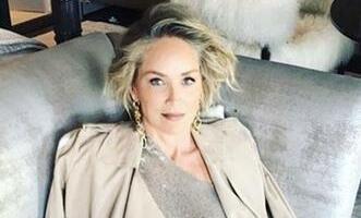 Šeron Stoun ne liči na sebe: Pojavila se na dodeli nagrada, svi šokirani njenim izgledom, kao da je druga žena (FOTO)