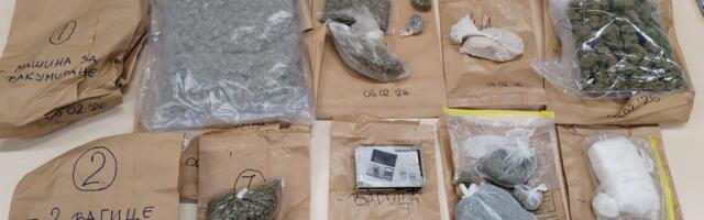 VELIKA ZAPLENA NARKO-DILERA U NIŠU: Policija prekinula primopredaju, pronađen "štek" sa kokainom, heroinom...